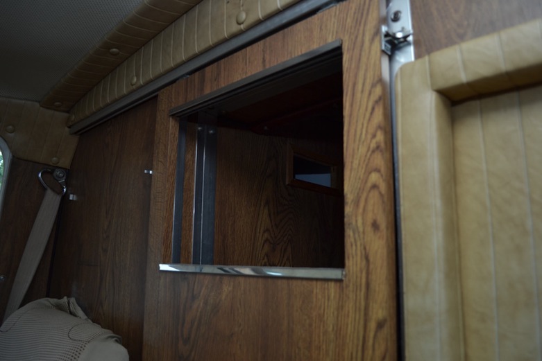 1985 Ford Ambulance Converted To "Vape" Truck