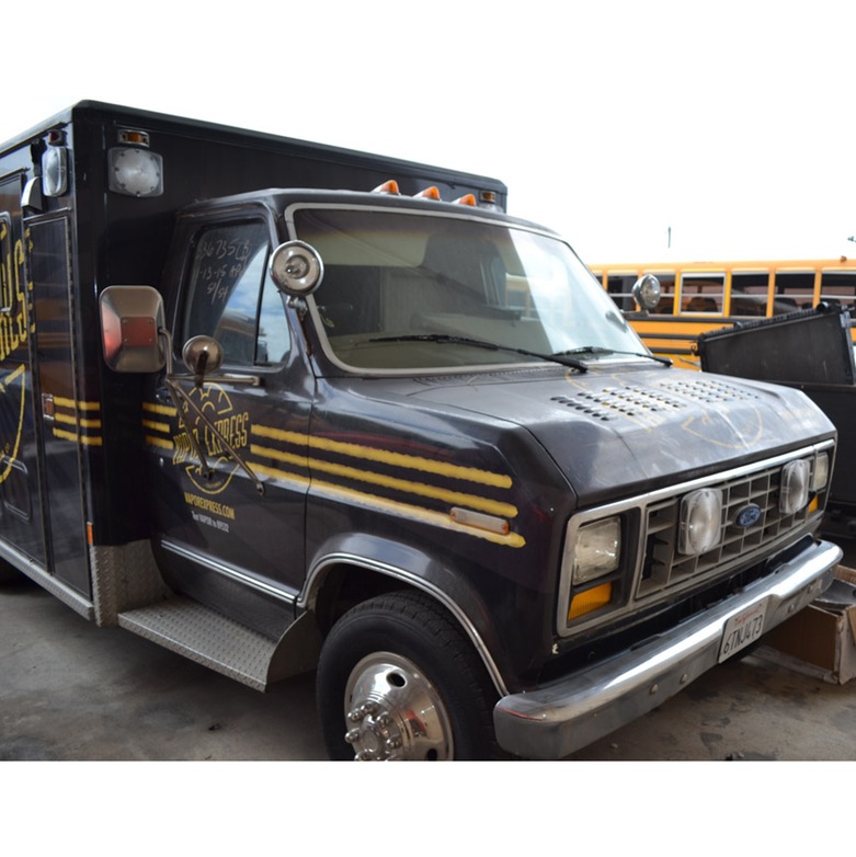1985 Ford Ambulance Converted To "Vape" Truck