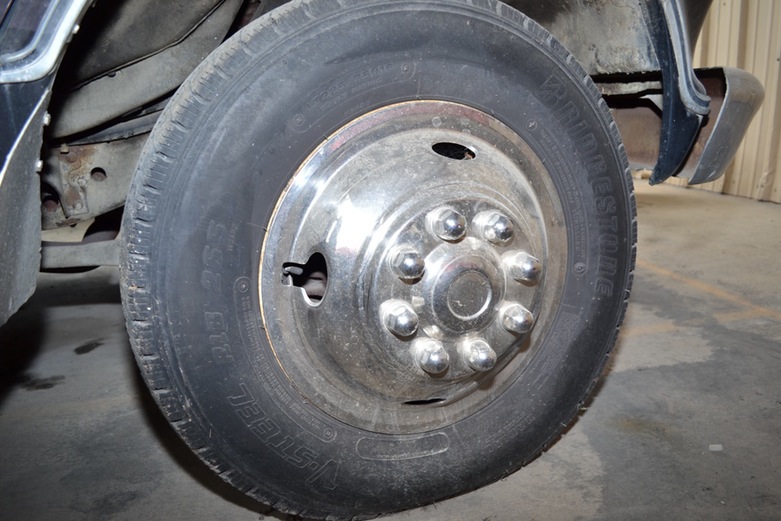 1985 Ford Ambulance Converted To "Vape" Truck