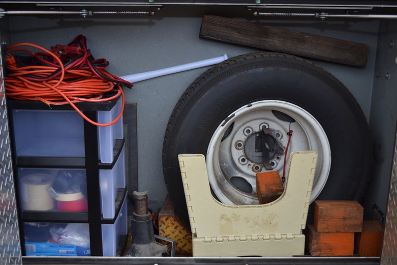 1985 Ford Ambulance Converted To "Vape" Truck