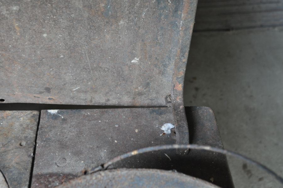 Antique Royal Leader Cast Iron Stove