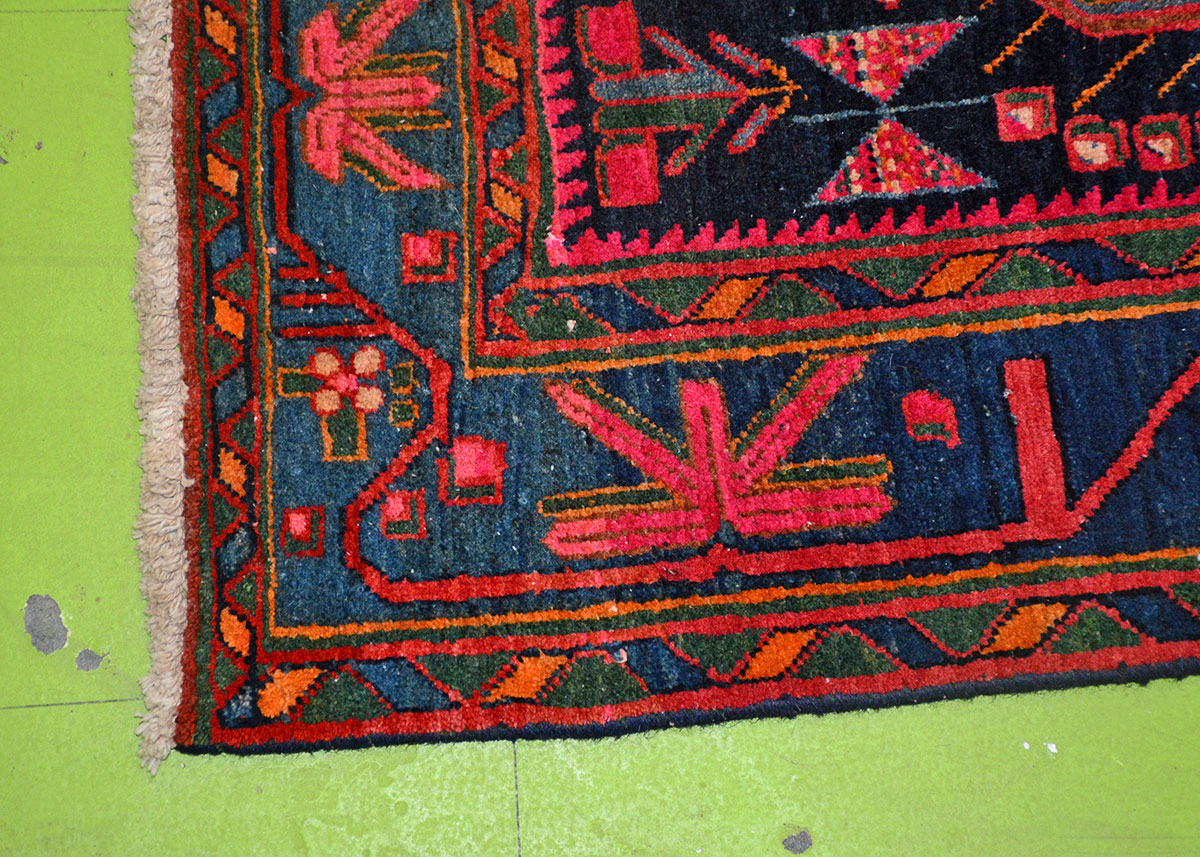 Hand Knotted Persian Sirjan Rug