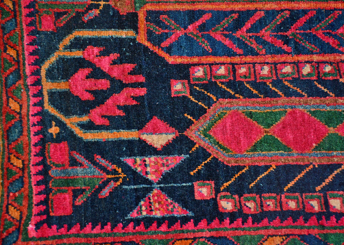 Hand Knotted Persian Sirjan Rug