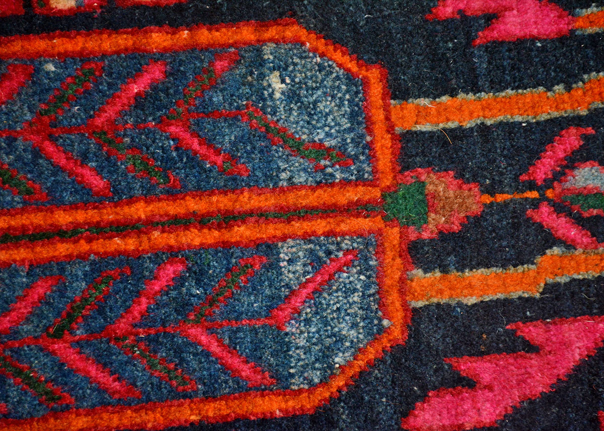 Hand Knotted Persian Sirjan Rug