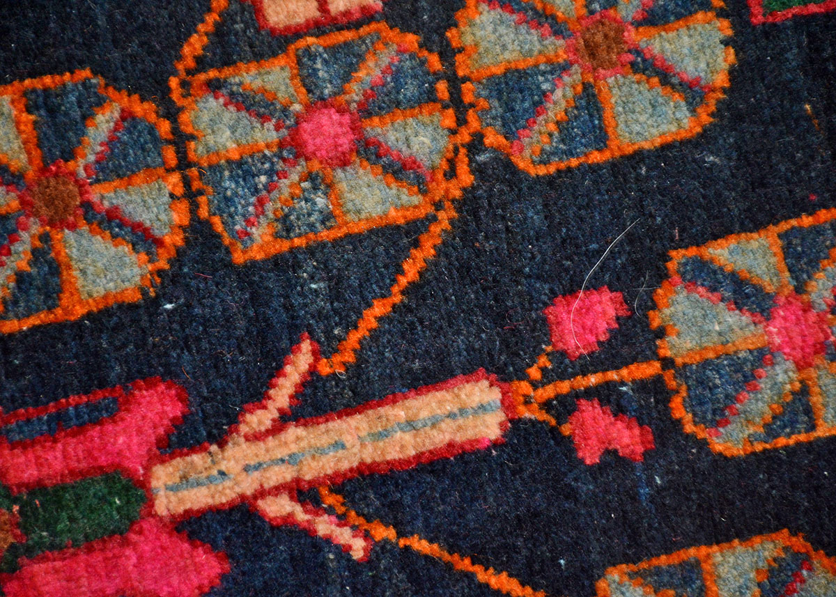 Hand Knotted Persian Sirjan Rug