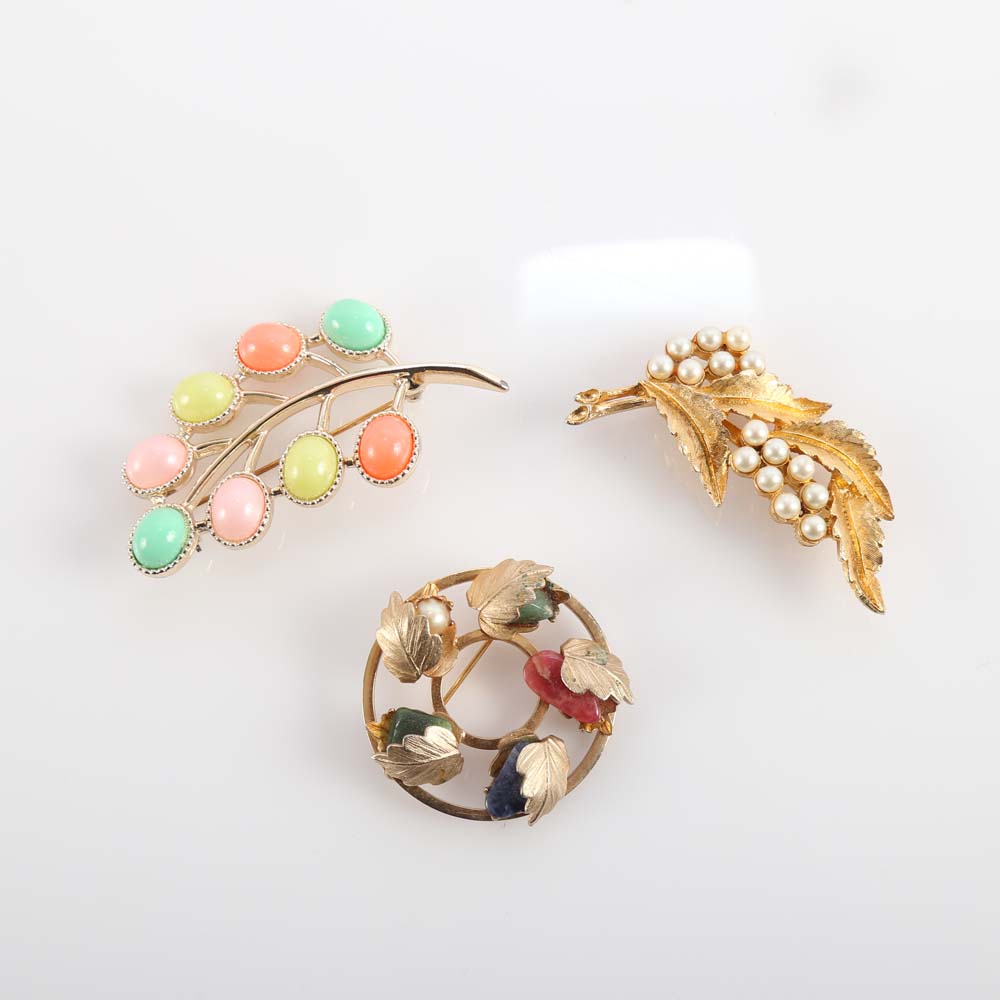 Vintage Costume Brooches Including Sarah Coventry