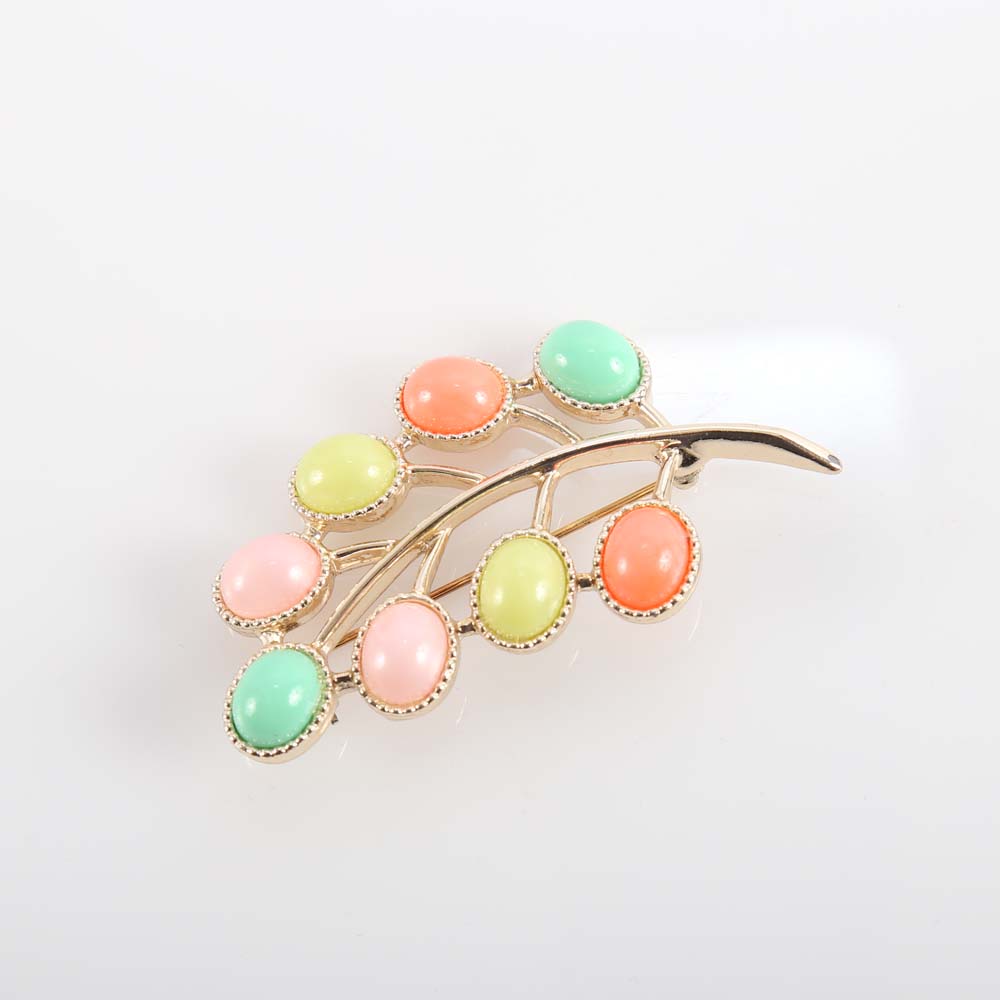 Vintage Costume Brooches Including Sarah Coventry