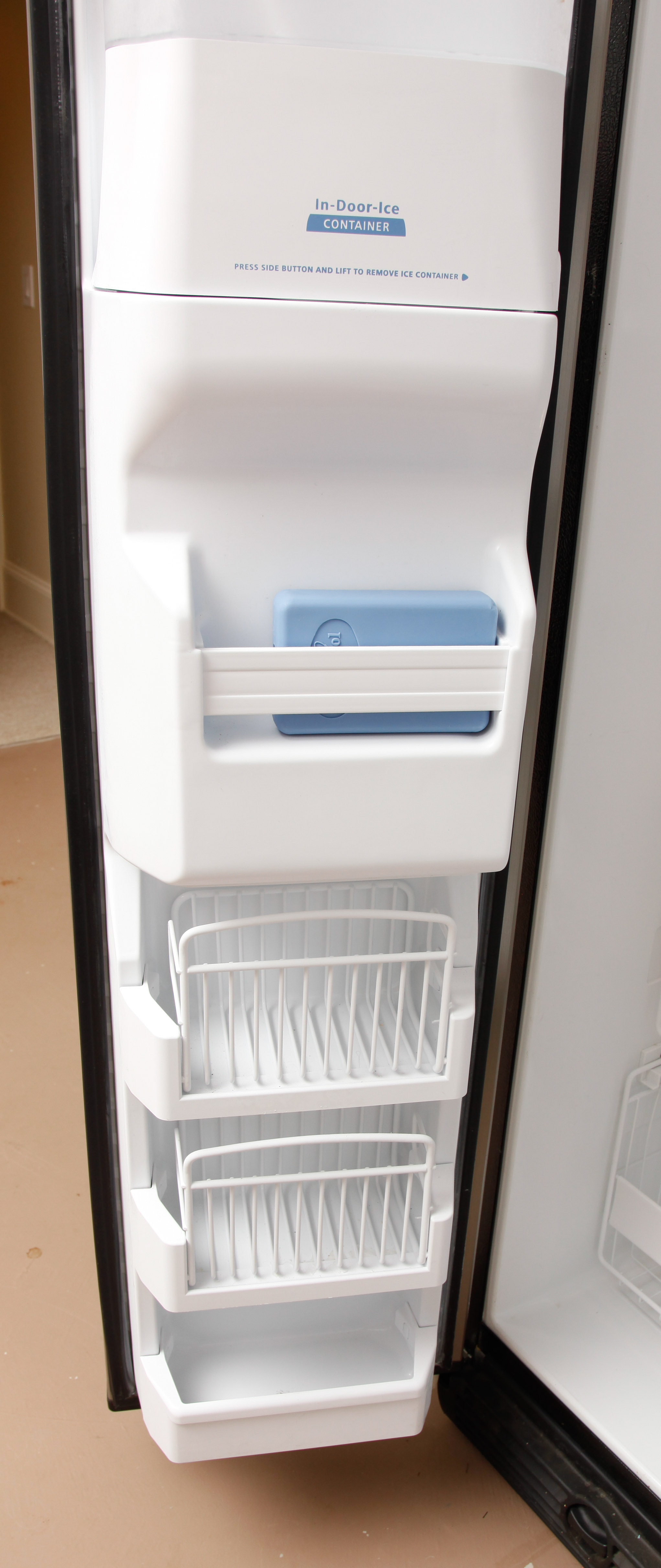 Silver "Whirlpool Gold" Refrigerator with Conquest Ice Filter