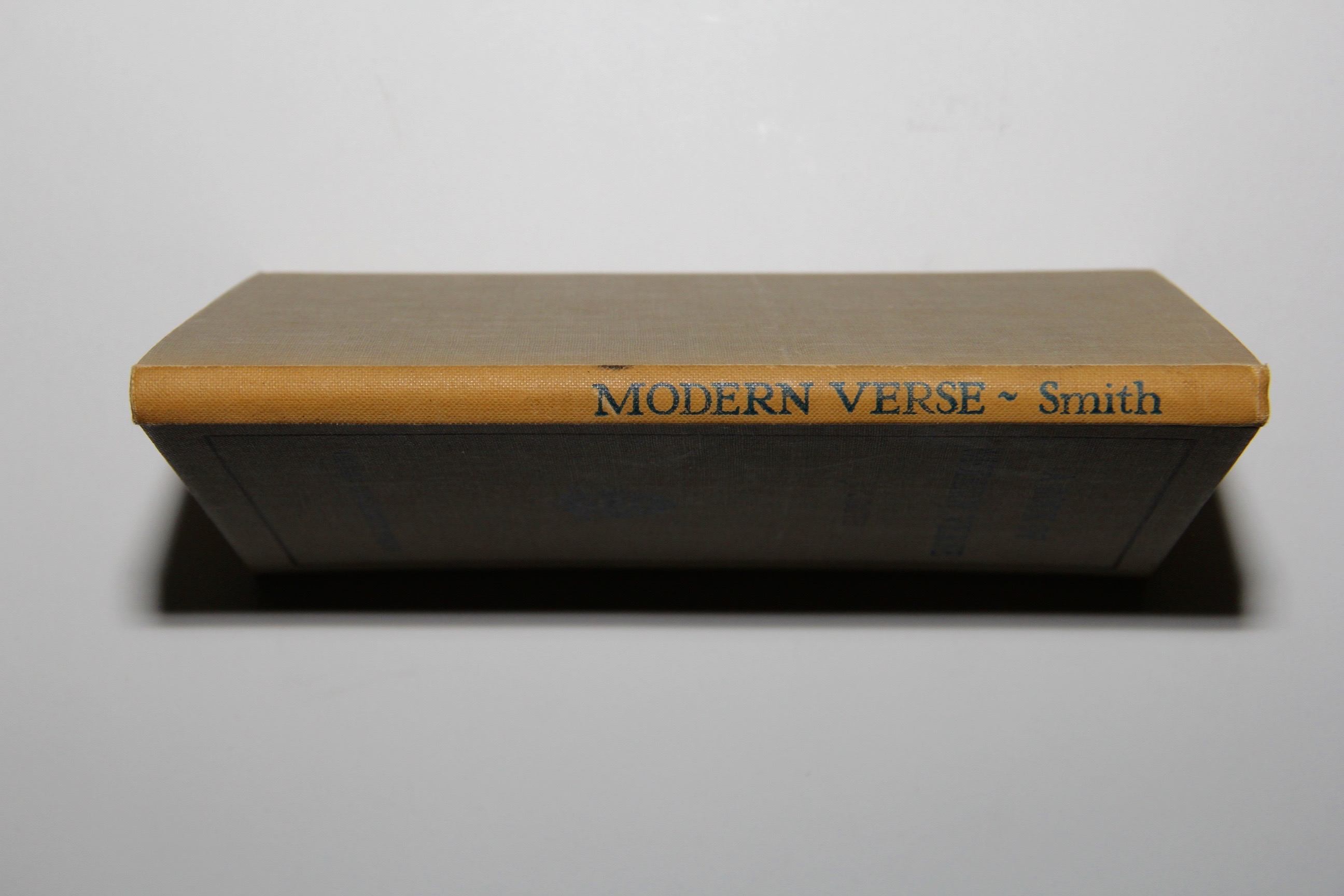 Pair of Oxford Book of Modern Verse