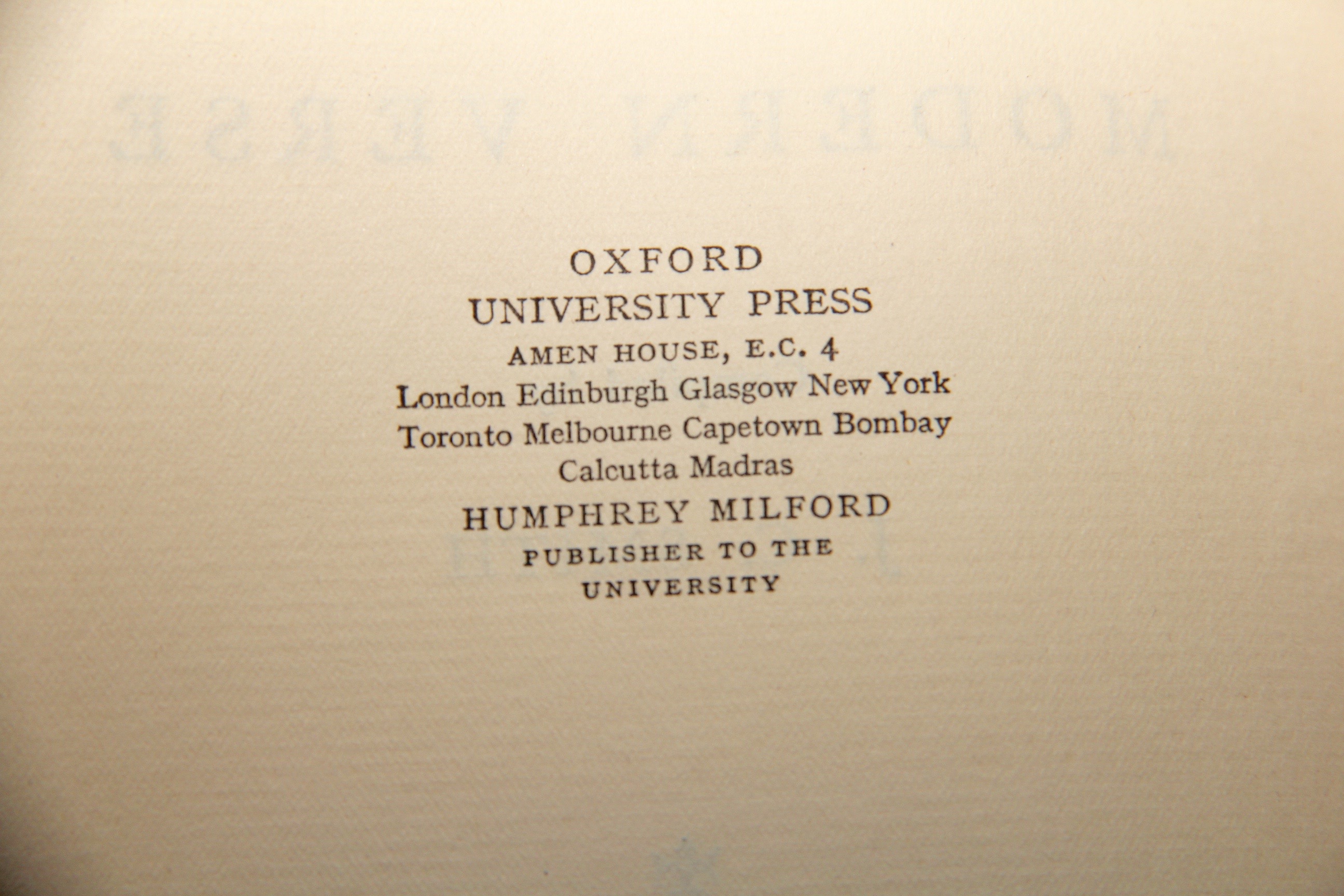 Pair of Oxford Book of Modern Verse