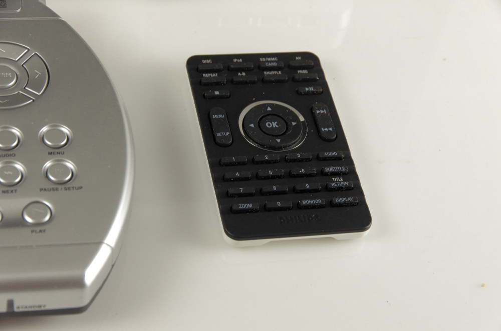 Dual Screen Mobile DVD System