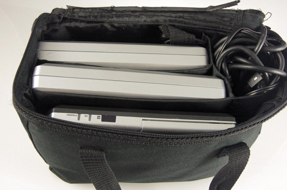 Dual Screen Mobile DVD System