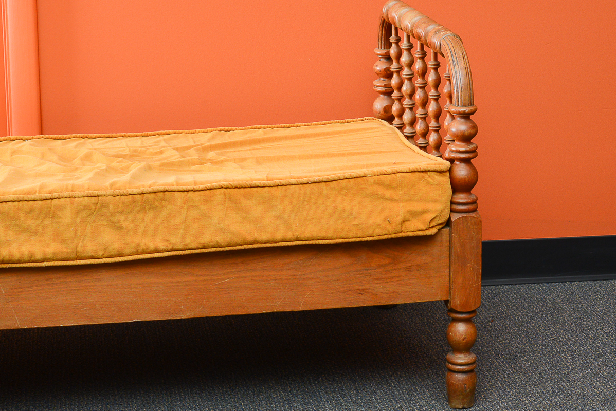 Antique Jenny Lind Day Bed