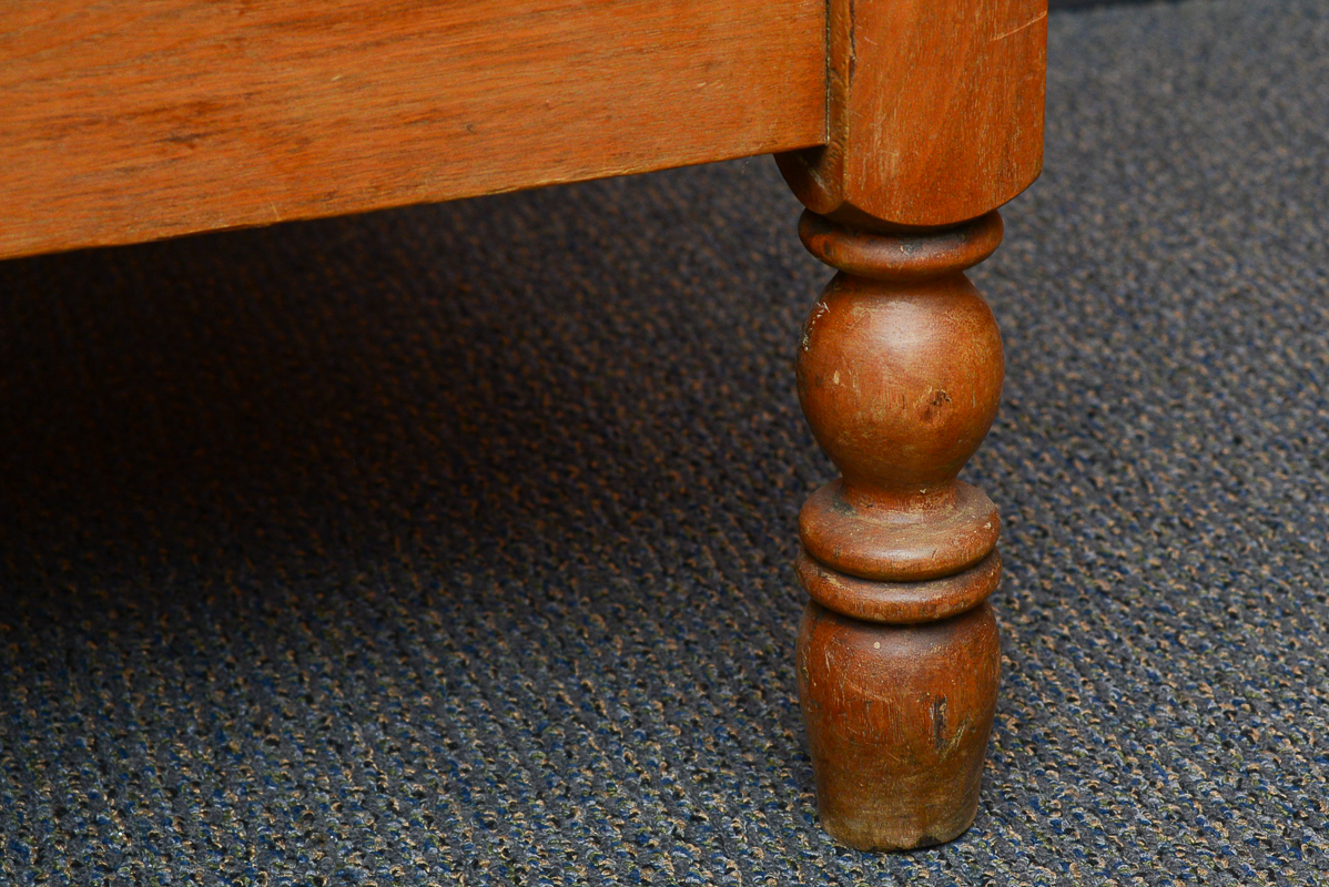 Antique Jenny Lind Day Bed