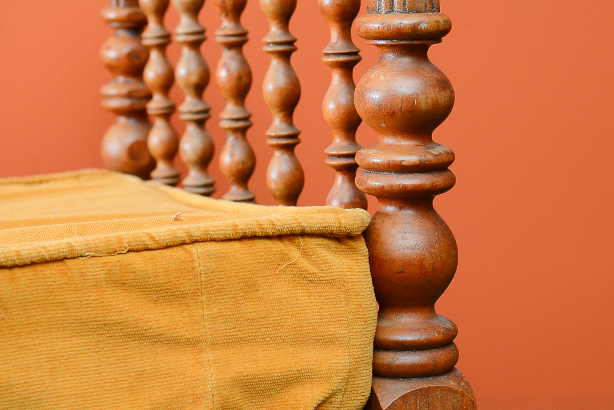 Antique Jenny Lind Day Bed