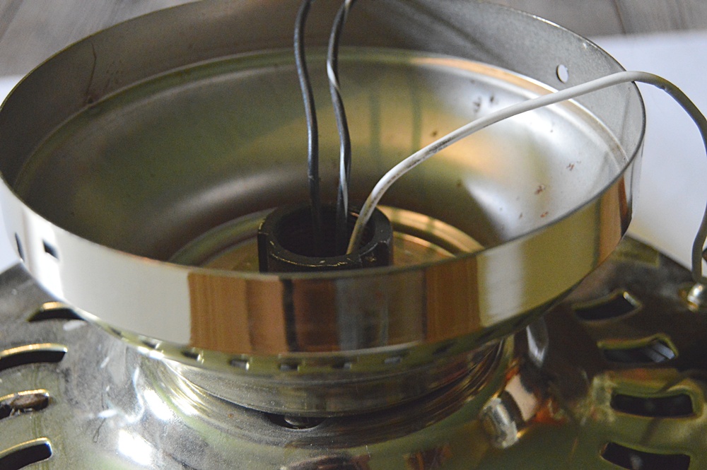 Hunter Ceiling Fan in Oak and Polished Brass