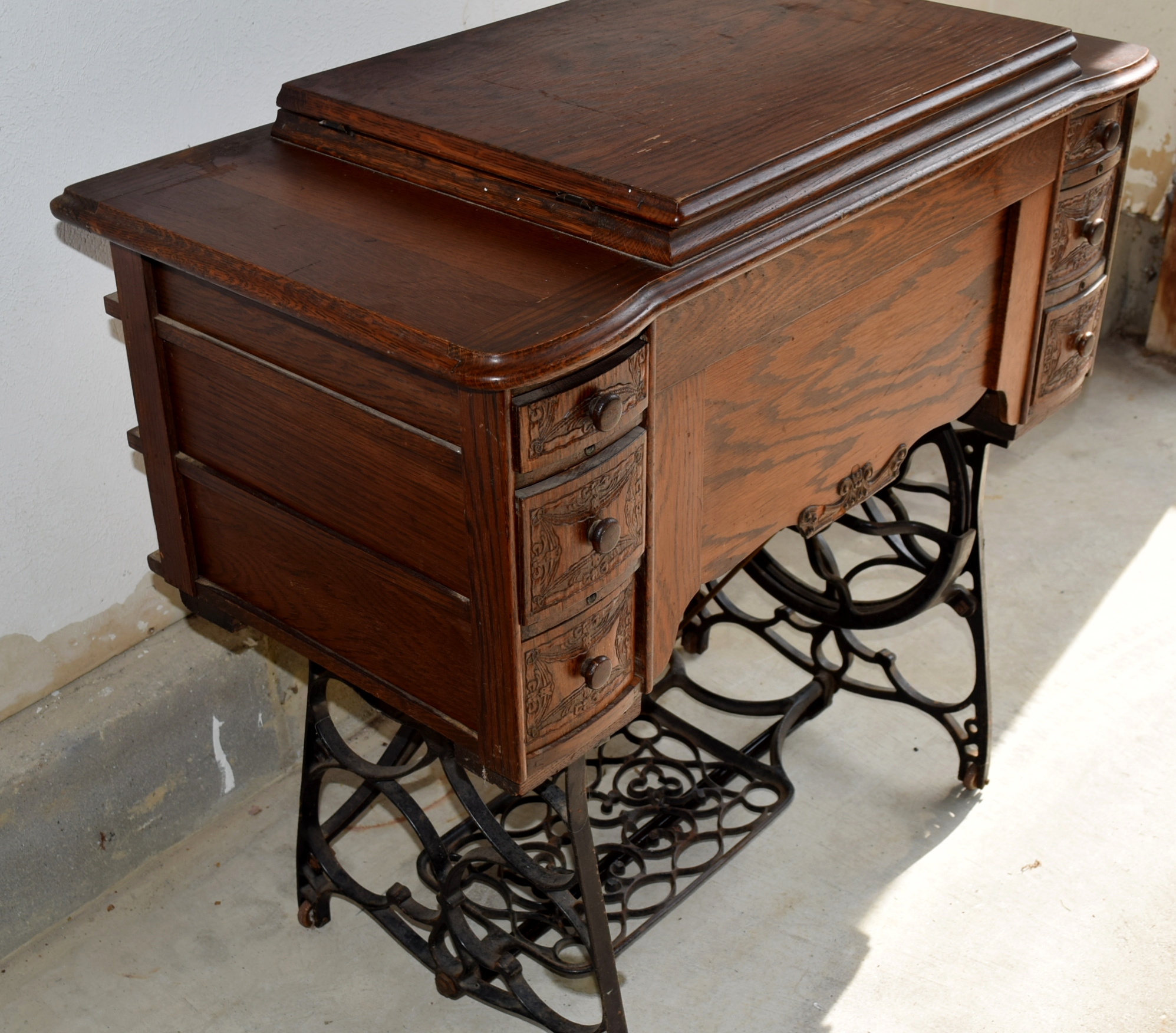 Antique Minnesota A Treadle Sewing Machine.