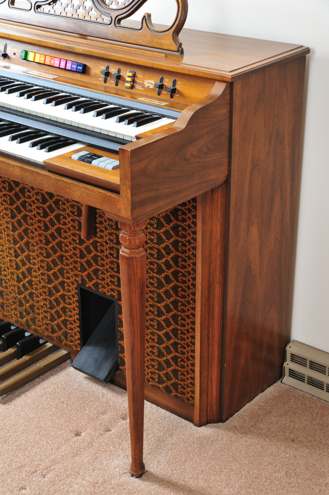 Kimball Swinger 700 Electric Organ "The Entertainer III"