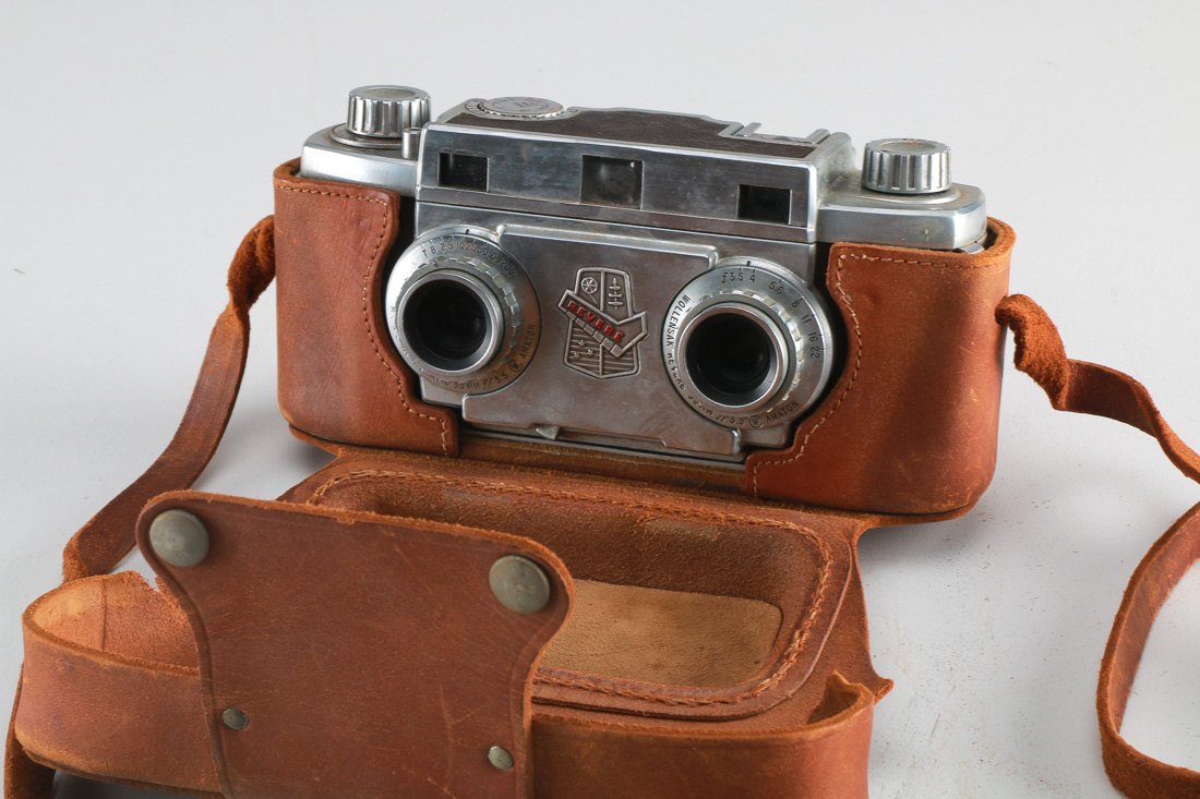 Vintage Revere Stereo 33 Camera and Leather Satchel