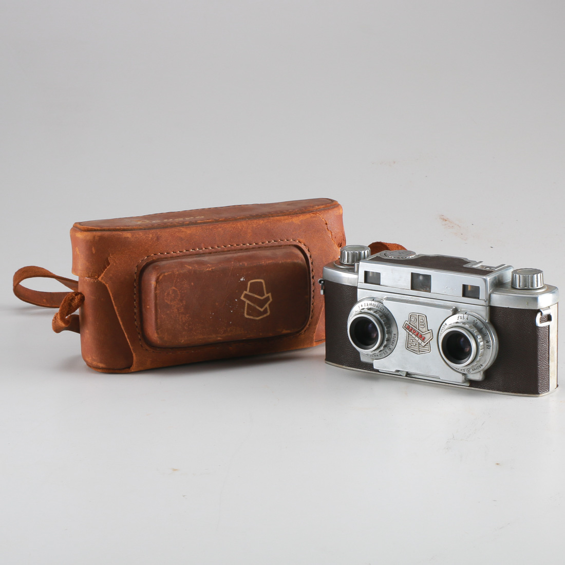 Vintage Revere Stereo 33 Camera and Leather Satchel