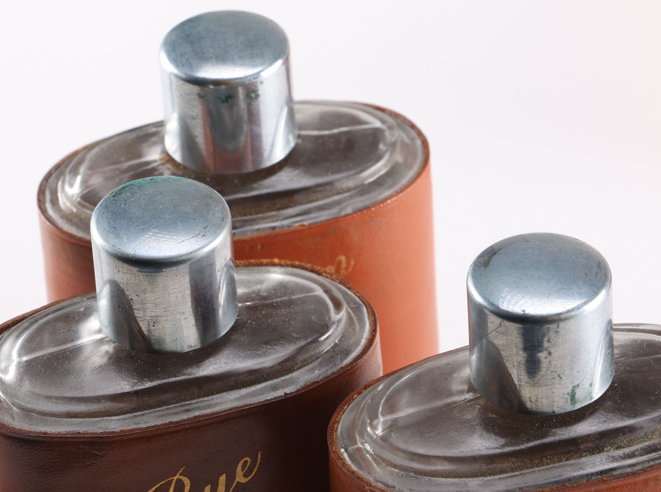 Leather Liquor Traveling Case with Shot Glasses