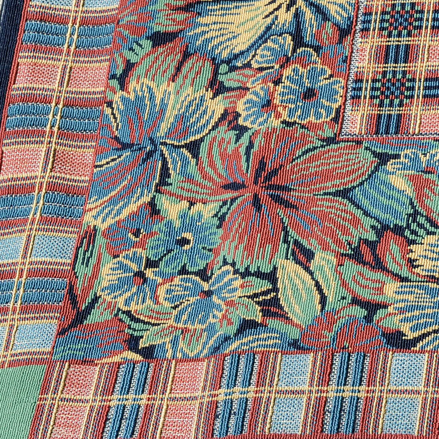 "Somak Collection" Plaid and Floral Area Rug