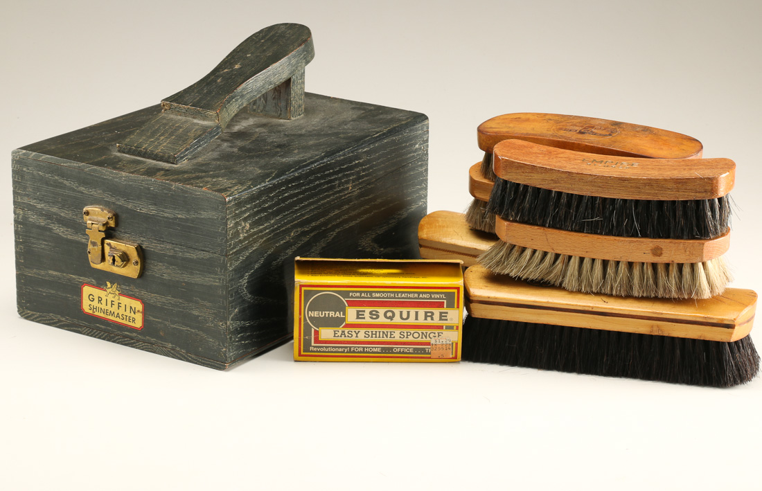 Vintage Griffin Shoe Shinemaster Box