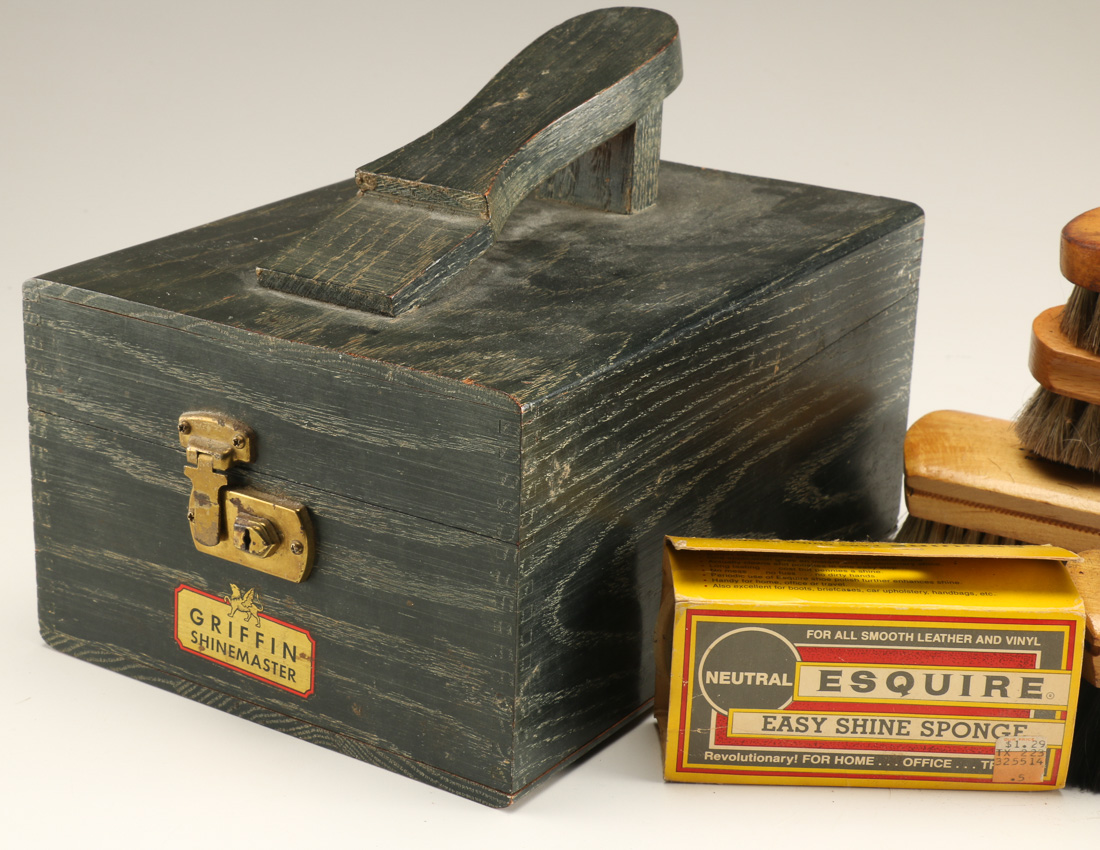 Vintage Griffin Shoe Shinemaster Box