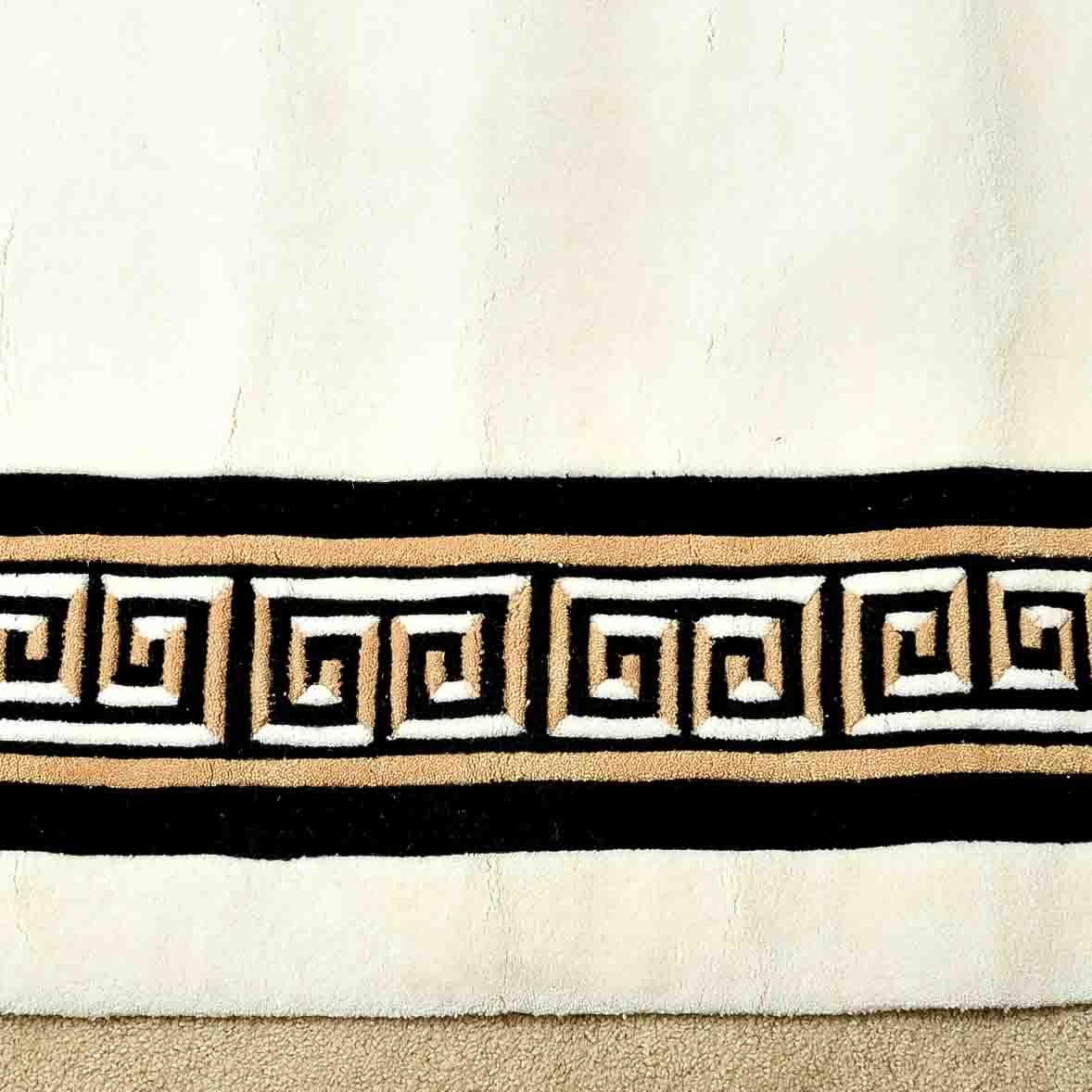 Contemporary Tufted Rug with Greek Key Design
