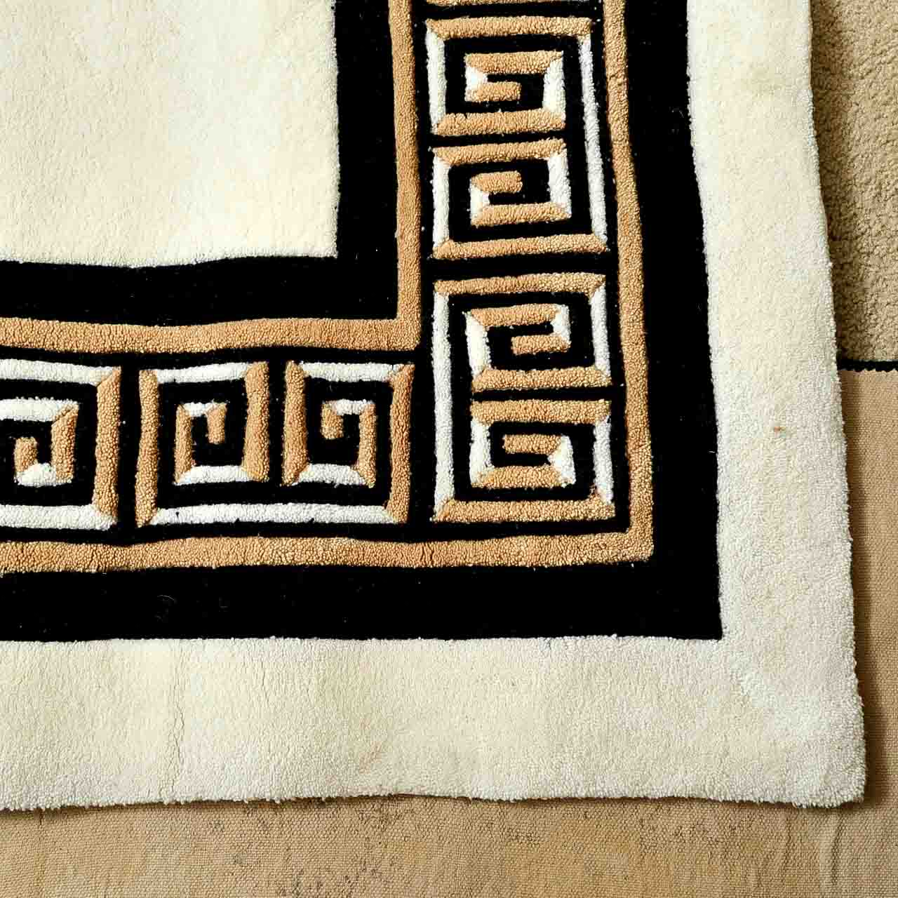 Contemporary Tufted Rug with Greek Key Design