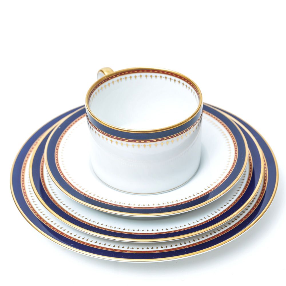 Display China Set of Fitz and Floyd "Starburst"