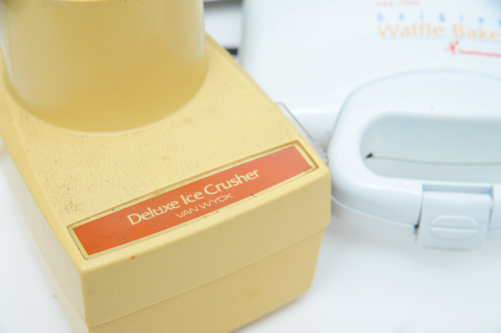 Collection of Small Kitchen Appliances