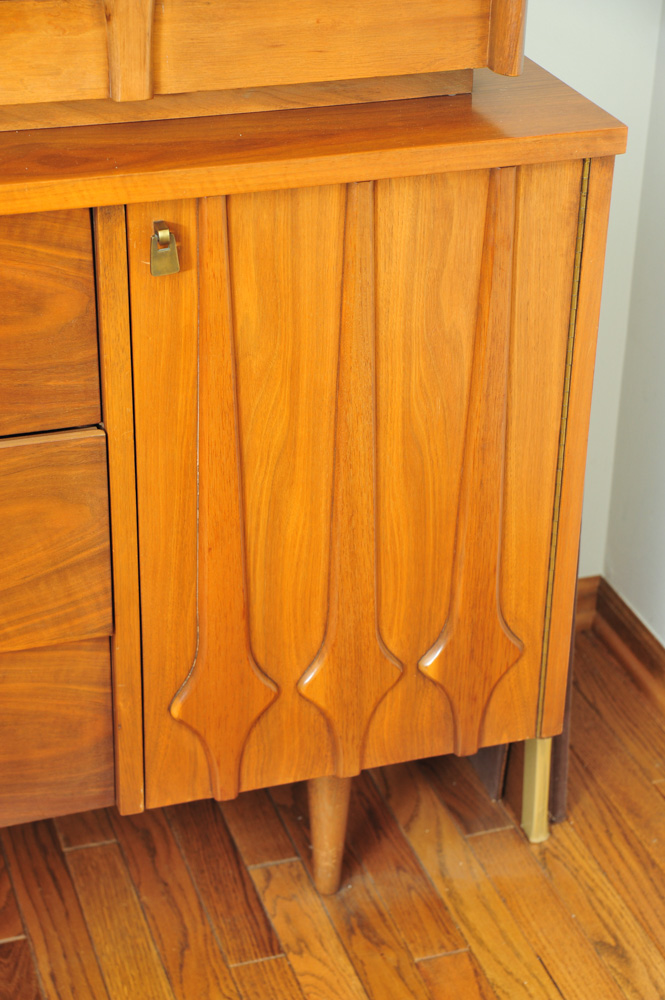 Mid Century Modern Teak Wood China Cabinet