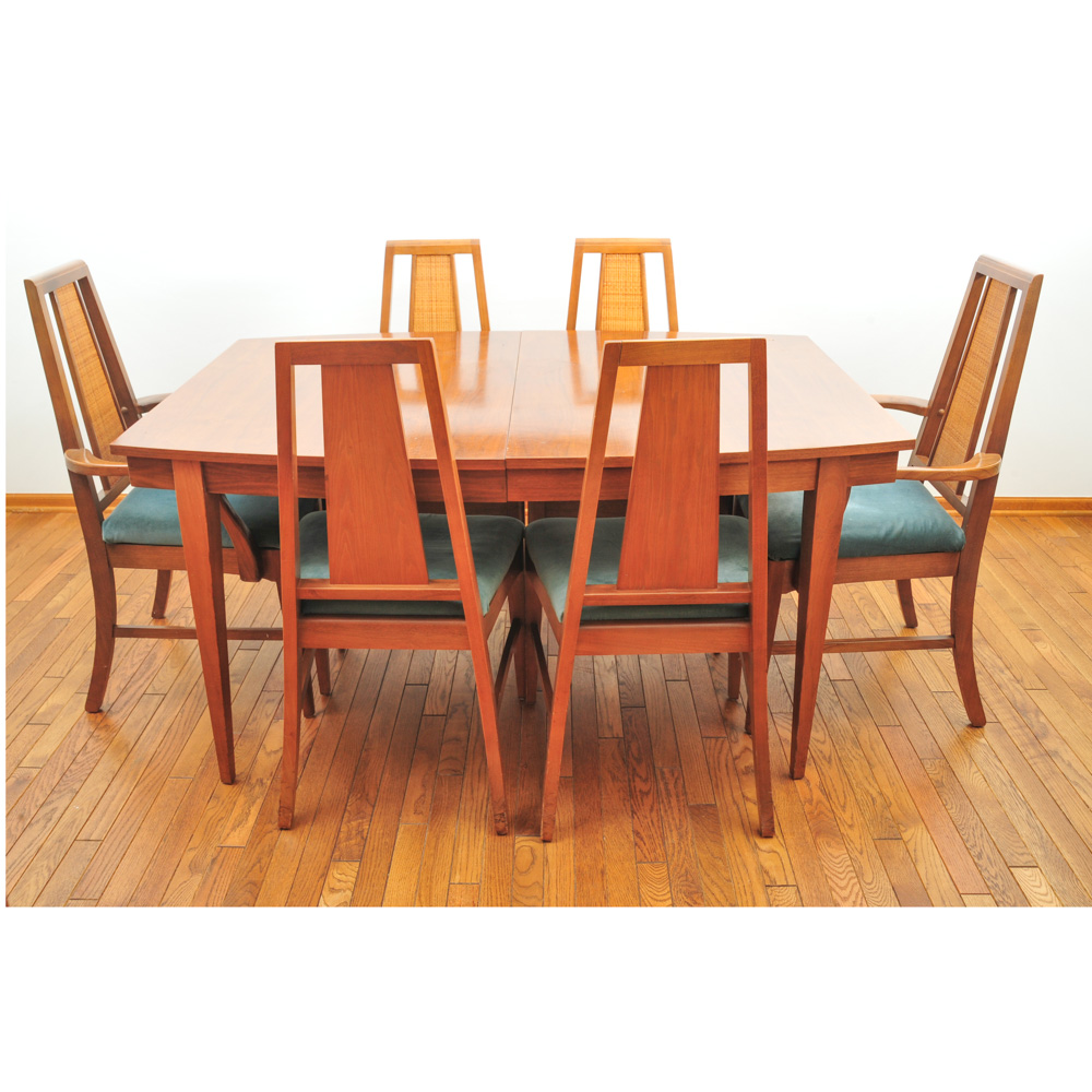 Mid Century Modern Dining Table and Chair Set