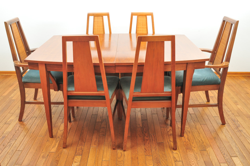 Mid Century Modern Dining Table and Chair Set