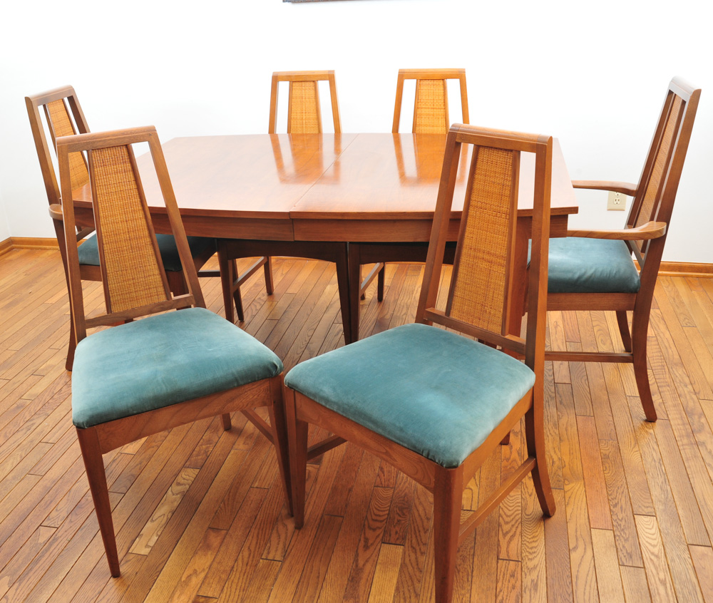 Mid Century Modern Dining Table and Chair Set