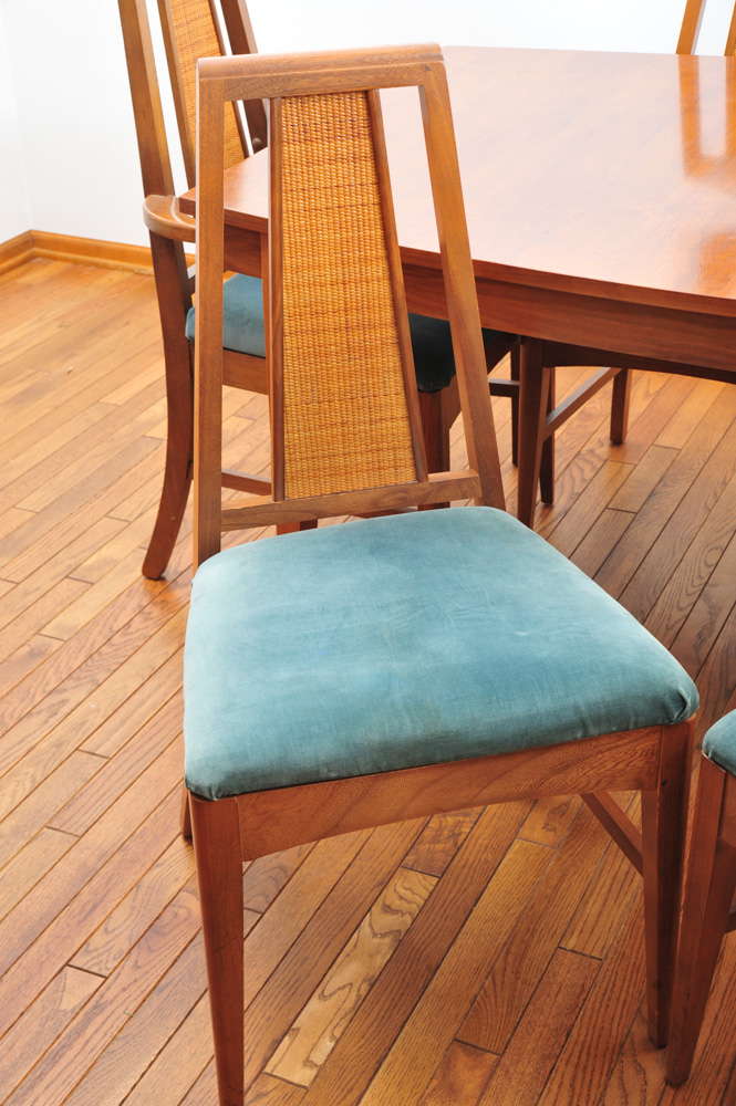 Mid Century Modern Dining Table and Chair Set