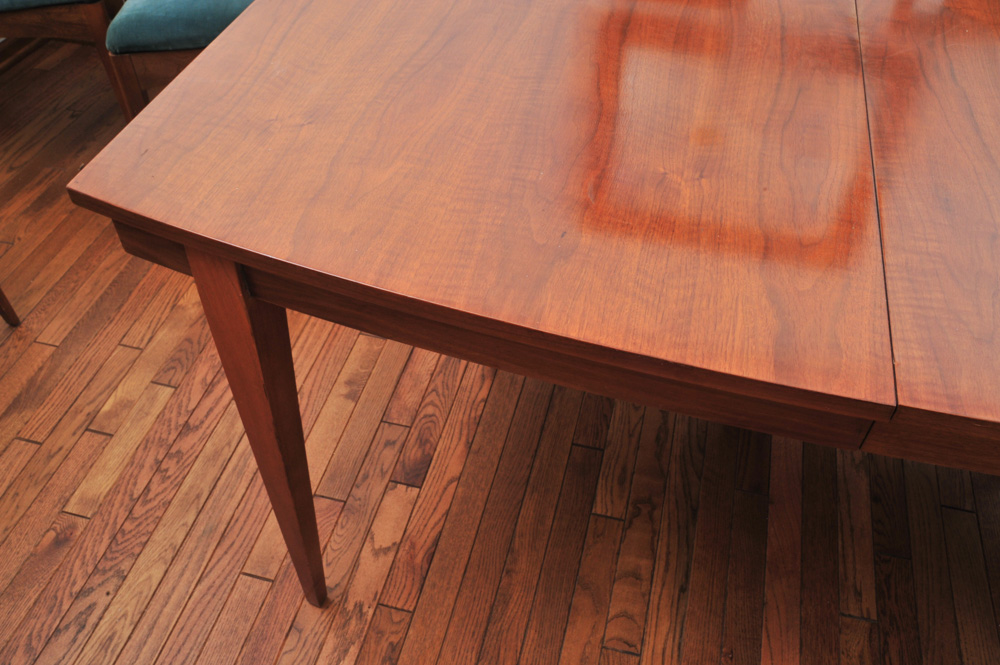 Mid Century Modern Dining Table and Chair Set