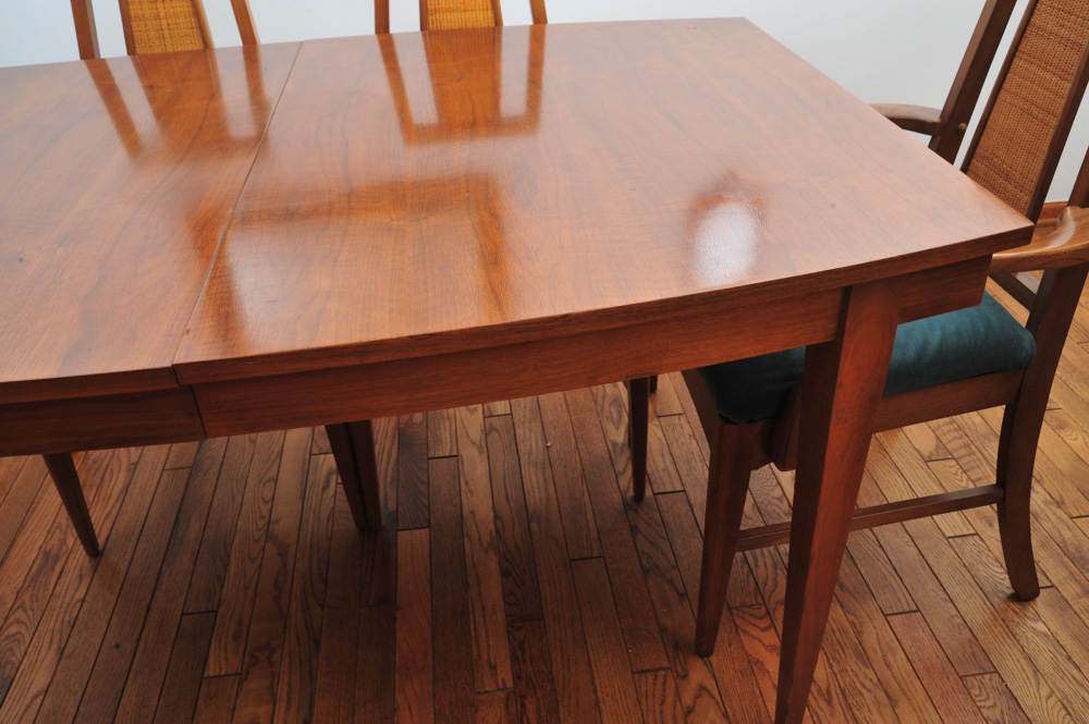 Mid Century Modern Dining Table and Chair Set