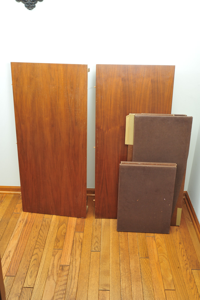 Mid Century Modern Dining Table and Chair Set