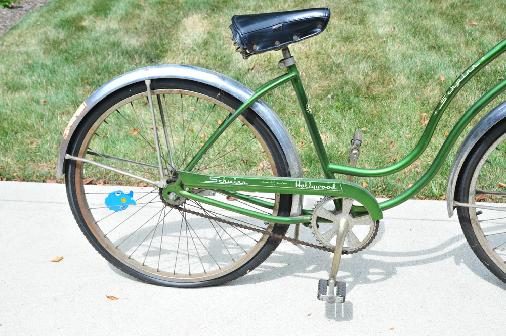 Women's Vintage Schwinn Hollywood Cruiser Bicycle