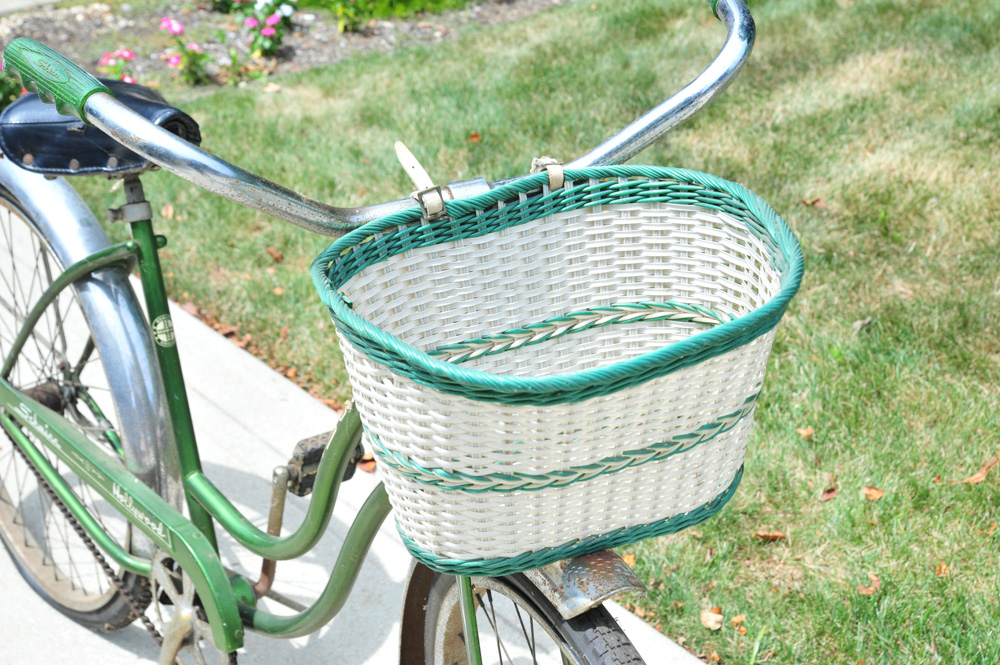 Women's Vintage Schwinn Hollywood Cruiser Bicycle