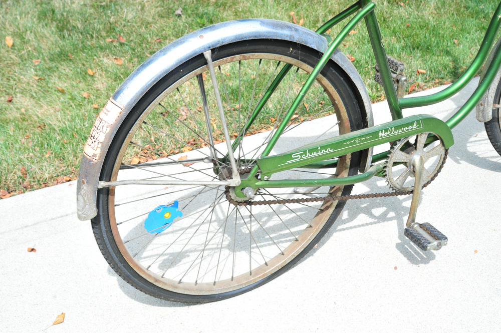 Women's Vintage Schwinn Hollywood Cruiser Bicycle