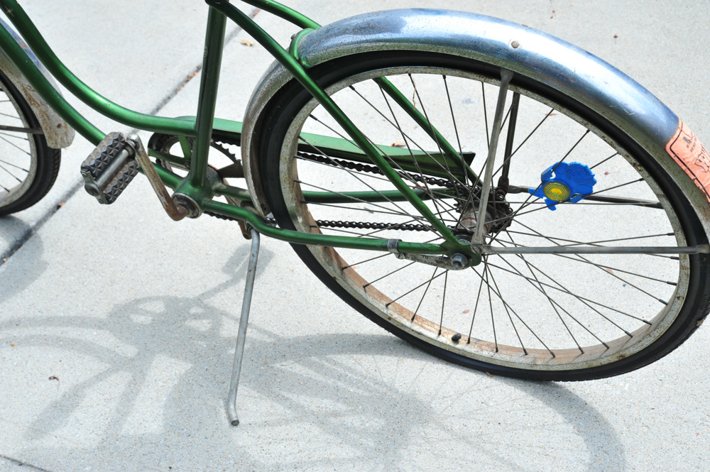 Women's Vintage Schwinn Hollywood Cruiser Bicycle