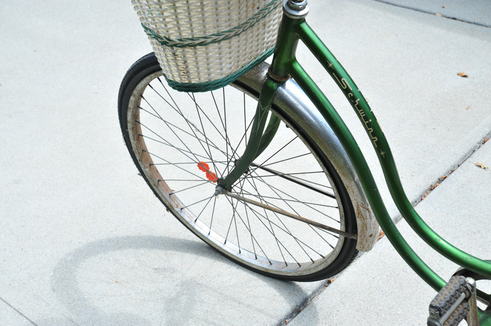 Women's Vintage Schwinn Hollywood Cruiser Bicycle