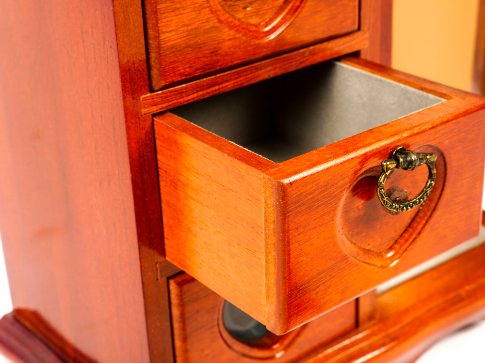 Classic Treasures Jewelry Chest