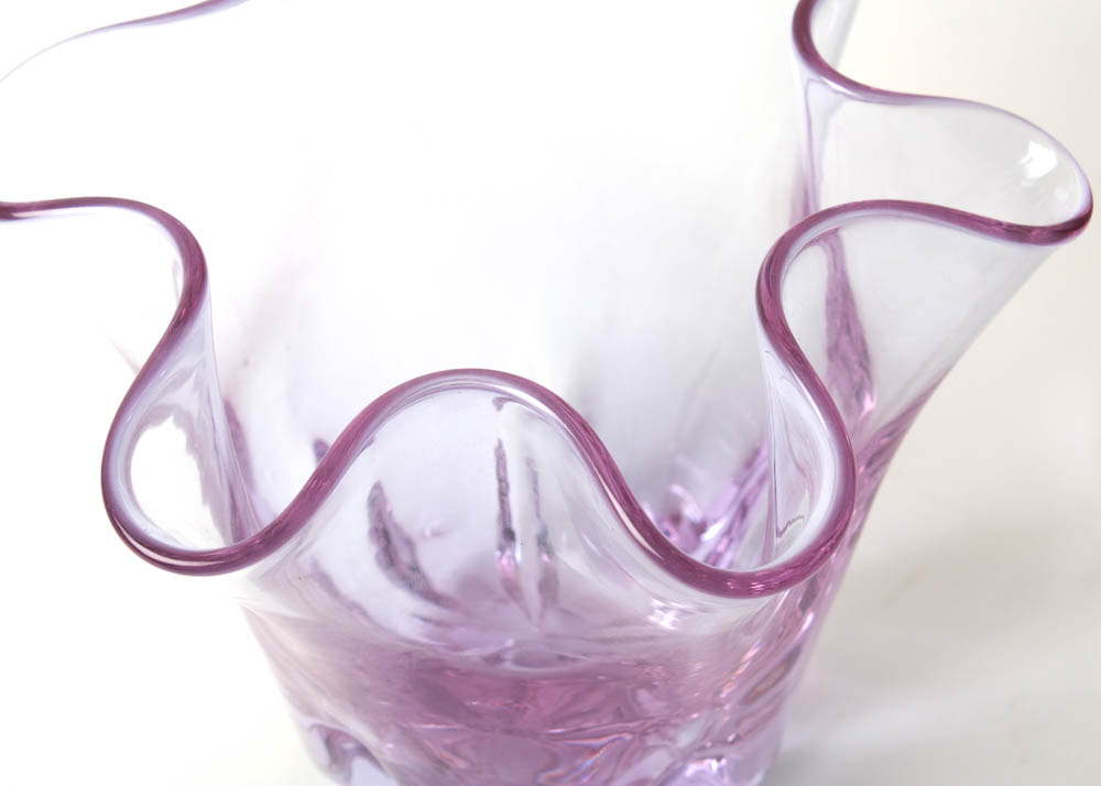 Antique Alexandrite Neodymium Color Changing Art Glass Vase