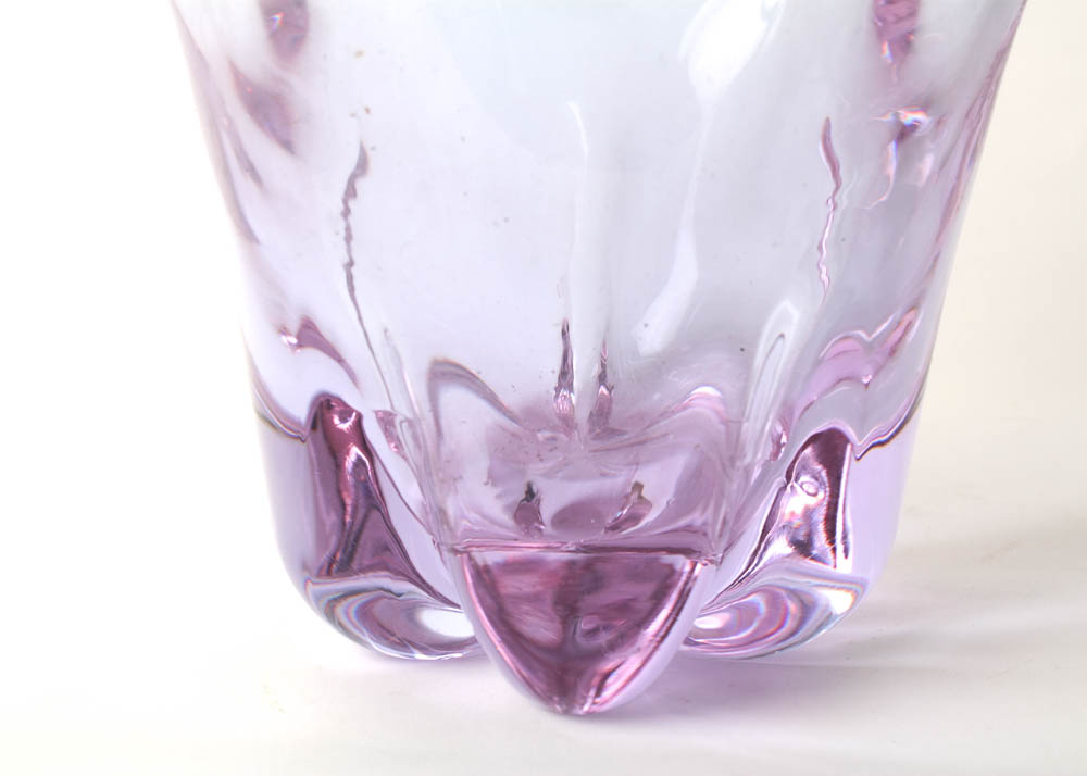 Antique Alexandrite Neodymium Color Changing Art Glass Vase