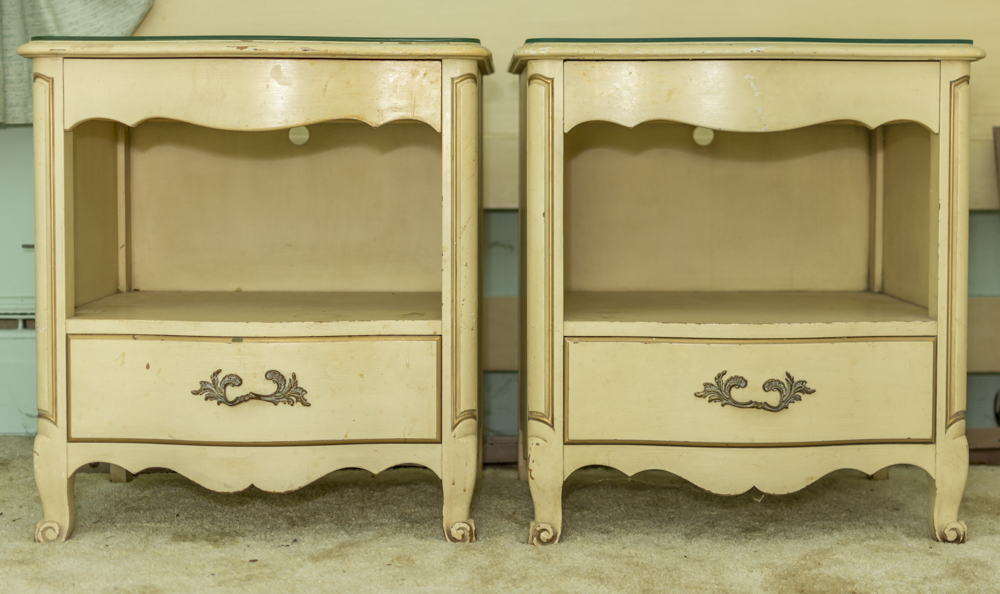 Vintage French Provincial Style Bedroom Set