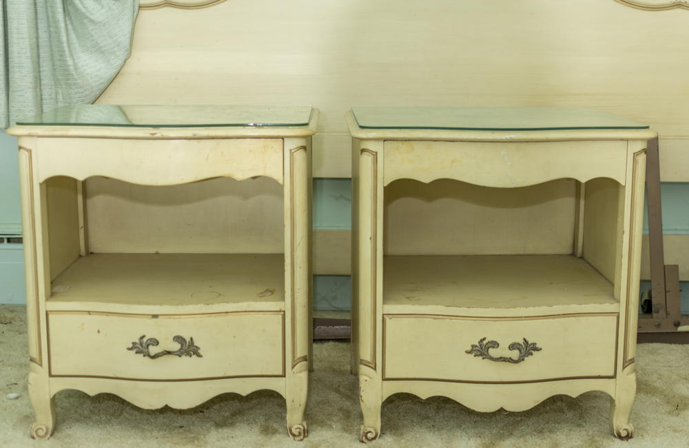 Vintage French Provincial Style Bedroom Set